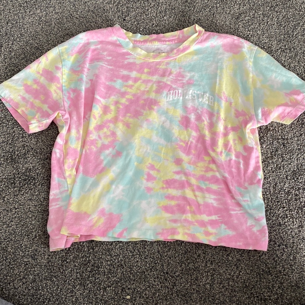 hollister tie dye cropped shirt